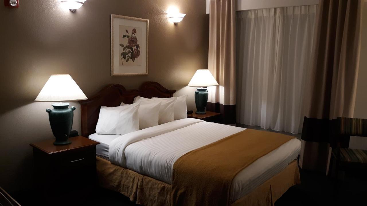 Hotel Pleasant Moose Newberry