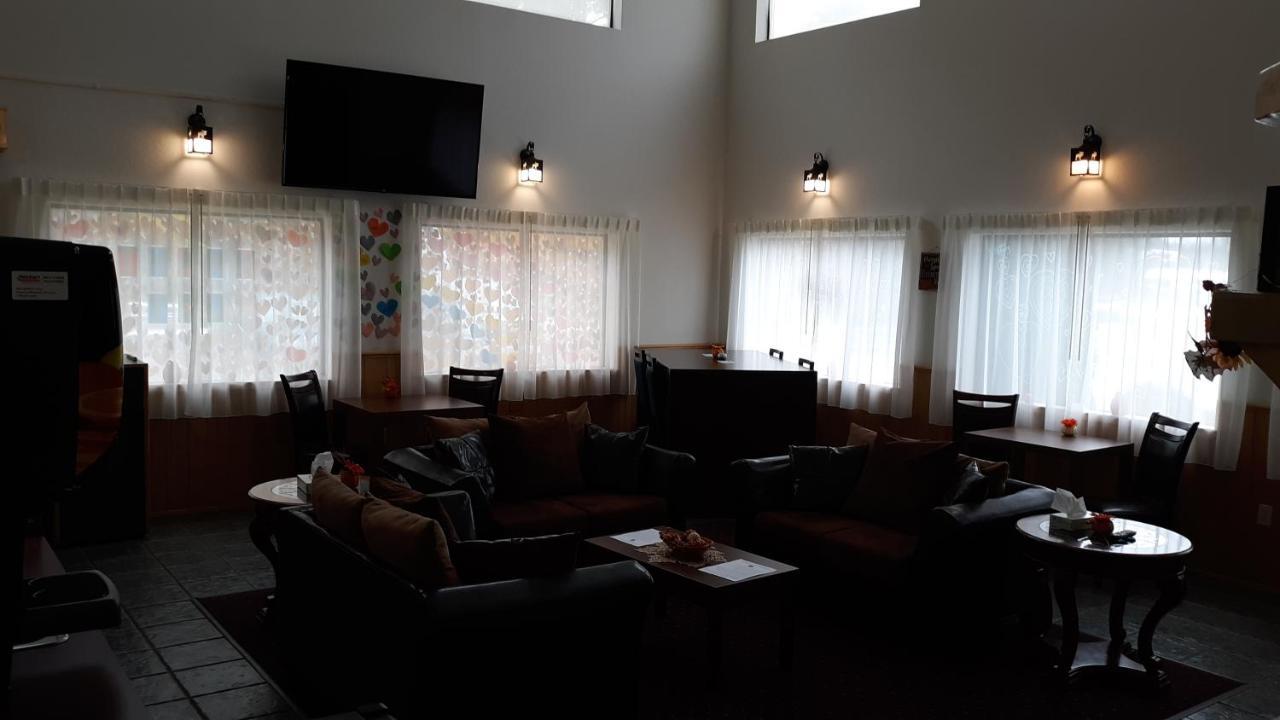 Hotel Pleasant Moose Newberry